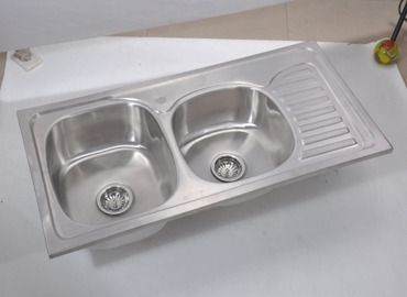 Kitchen plumbing installation